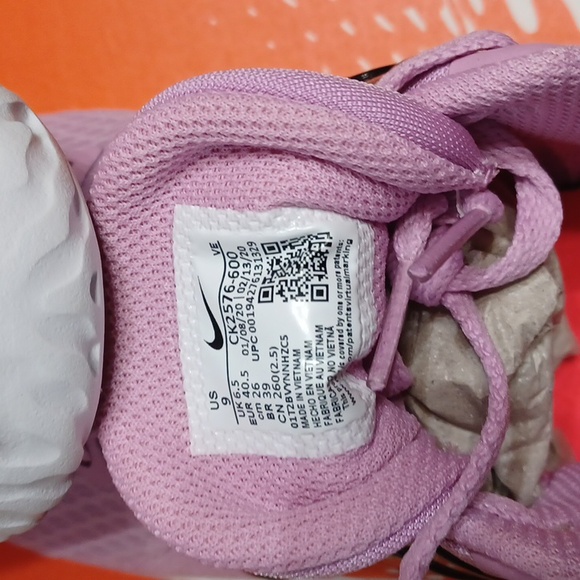 Nike Renew In Season TR 10 Sneakers Beyond Pink/ Black Women's 9 NIB - Picture 6 of 8